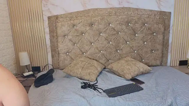 AnastasiaColeman online show from March 5, 9:00 pm