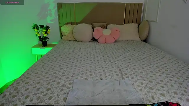 Erika bestboobs online show from April 26, 1:52 pm