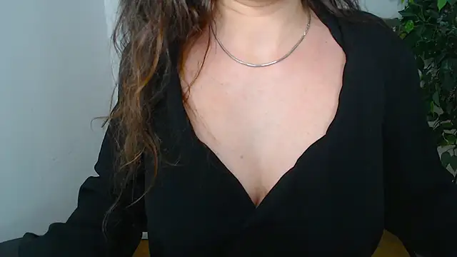 Snapshot of Erika_bestboobs chatting on September 19, 6:23 pm Erika bestboobs online show from September 19, 6:23 pm