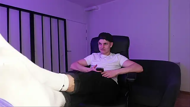 Mark Karson online show from December 5, 6:06 pm