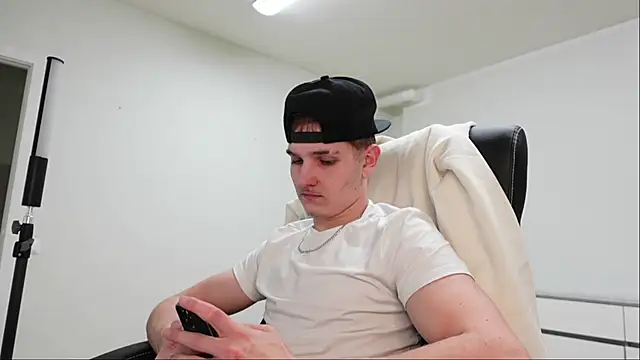 Mark Karson online show from October 31, 5:31 pm