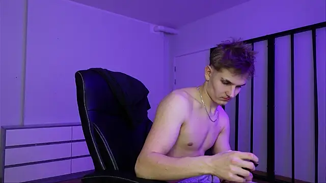 Mark Karson online show from December 1, 8:32 pm