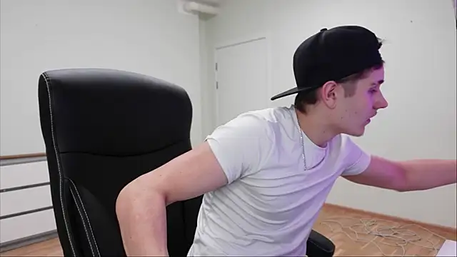 Mark Karson online show from November 21, 6:18 pm