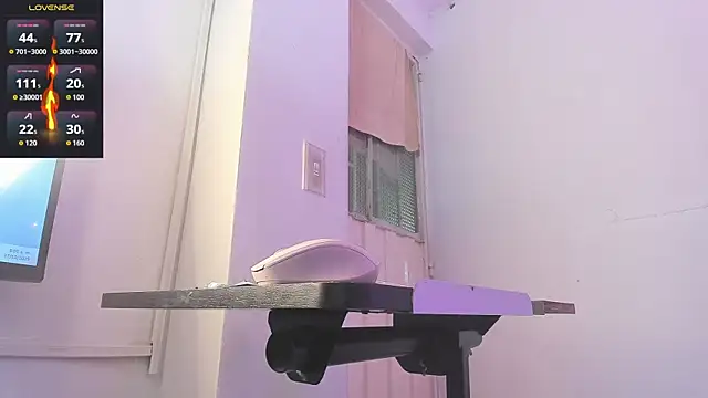 bella houston  online show from October 27, 1:01 pm