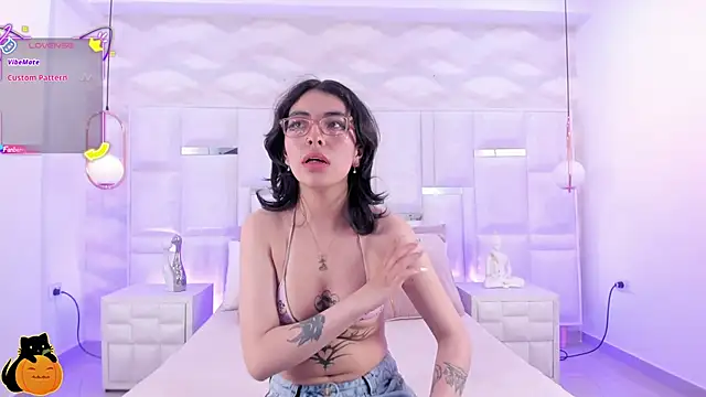 Im Molly Angel online show from October 9, 8:31 pm
