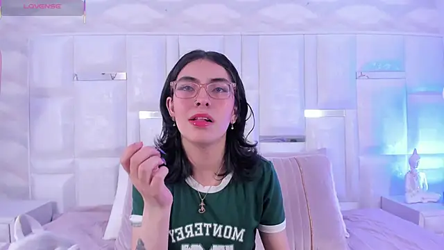 Im Molly Angel online show from November 10, 8:03 pm