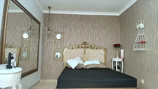 katybrownss online show from October 28, 10:20 pm