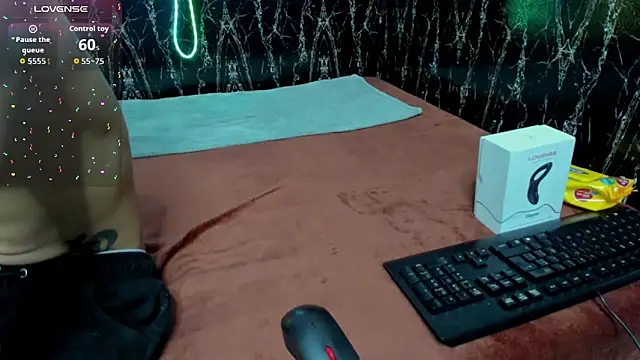 nextboywell1 online show from December 21, 1:52 am