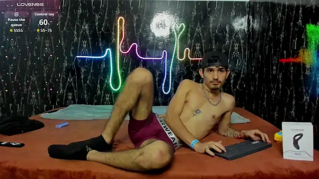 nextboywell1 online show from December 23, 3:06 am