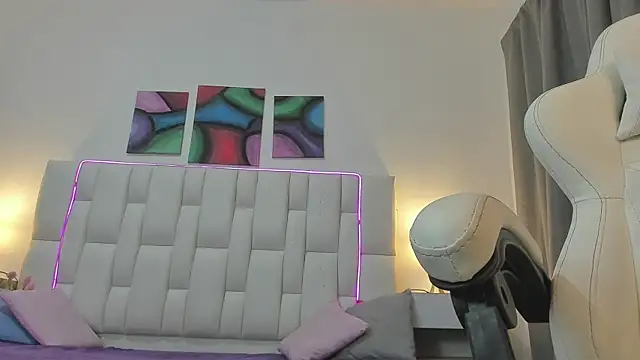 nextboywell1 online show from April 8, 2:57 am