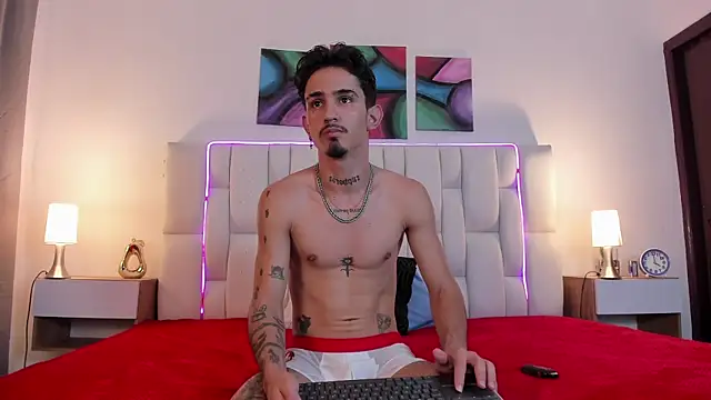 nextboywell1 online show from May 15, 3:37 am