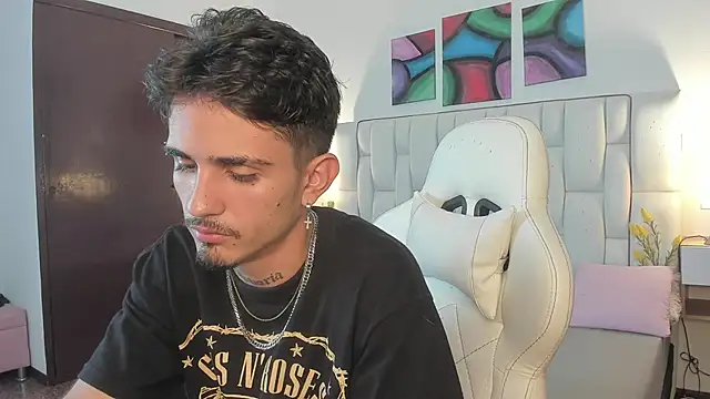 nextboywell1 online show from April 12, 3:10 am