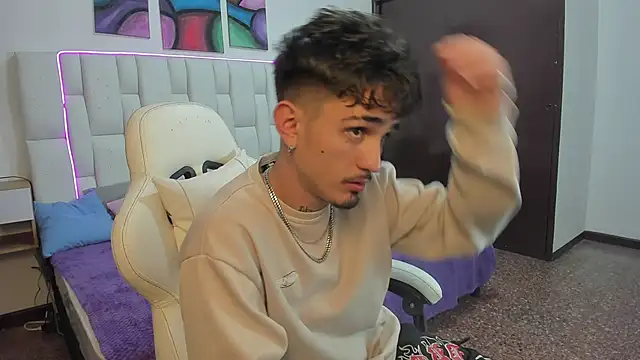 nextboywell1 online show from April 7, 3:08 am