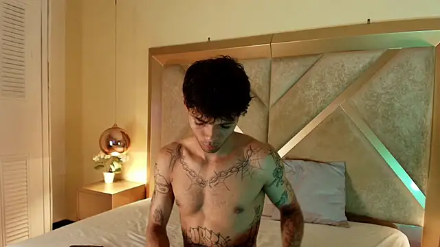 Enzo Hunter online show from October 10, 4:35 am