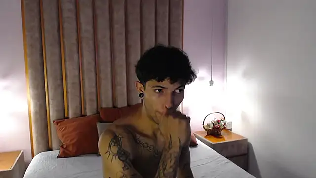 Enzo Hunter online show from October 14, 3:51 am