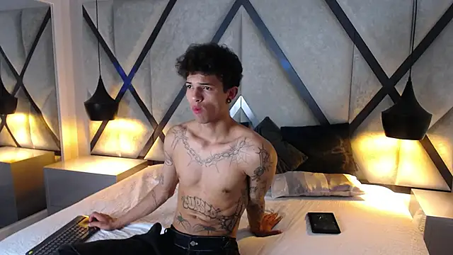 Enzo Hunter online show from October 28, 4:02 am