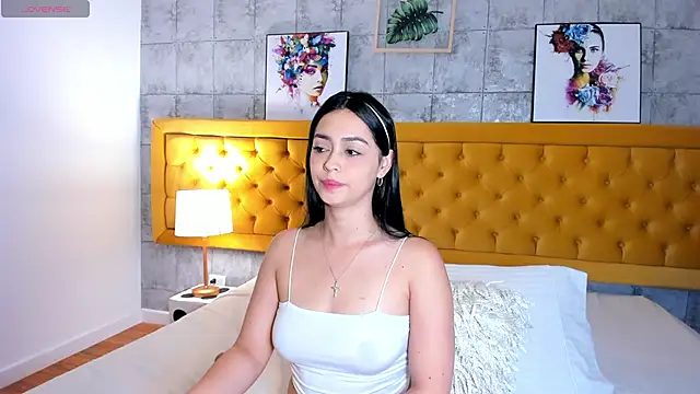 EmilyyRamirez online show from October 18, 1:13 pm