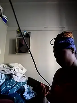 Snapshot of AcetousAbb chatting on February 5, 8:21 am AcetousAbb online show from February 5, 8:21 am