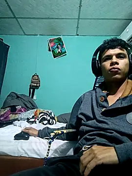 Snapshot of Batm01 chatting on November 1, 3:13 am Batm01 online show from November 1, 3:13 am