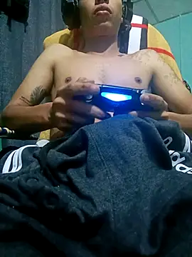 Snapshot of Batm01 chatting on November 9, 4:33 pm Batm01 online show from November 9, 4:33 pm