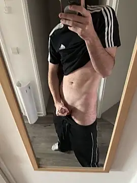 Snapshot of maxiii_456 chatting on November 15, 11:36 am maxiii 456 online show from November 15, 11:36 am