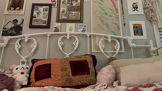 Snapshot of urbbydollxx chatting on January 9, 12:17 am urbbydollxx online show from January 9, 12:17 am