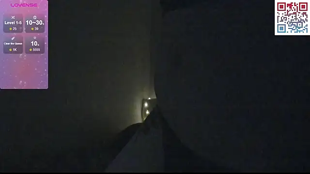 Snapshot of princess_diamonds chatting on October 1, 2:21 pm princess diamonds online show from October 1, 2:21 pm