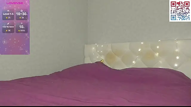 Snapshot of princess_diamonds chatting on September 22, 2:12 pm princess diamonds online show from September 22, 2:12 pm