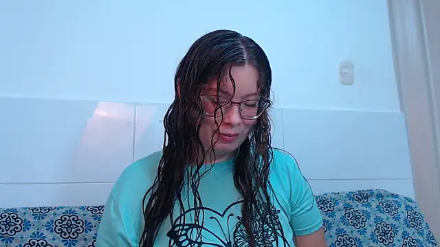 Snapshot of zoewhite2 chatting on November 29, 9:04 pm zoewhite2 online show from November 29, 9:04 pm