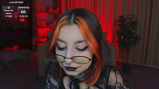 Snapshot of Mistress__Marcelline chatting on June 23, 1:47 am Mistress Marcelline online show from June 23, 1:47 am