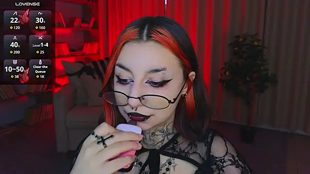 Snapshot of Mistress__Marcelline chatting on June 12, 2:31 am Mistress Marcelline online show from June 12, 2:31 am