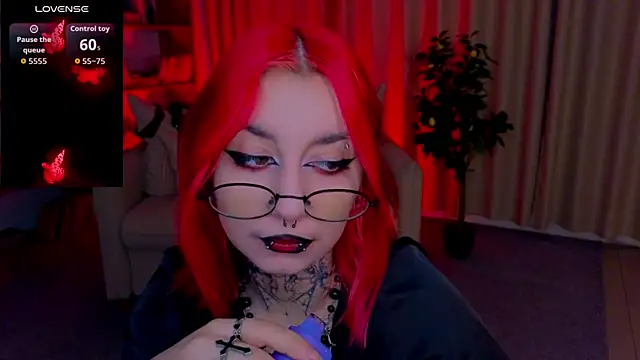 Snapshot of Mistress__Marcelline chatting on July 11, 1:39 am Mistress Marcelline online show from July 11, 1:39 am
