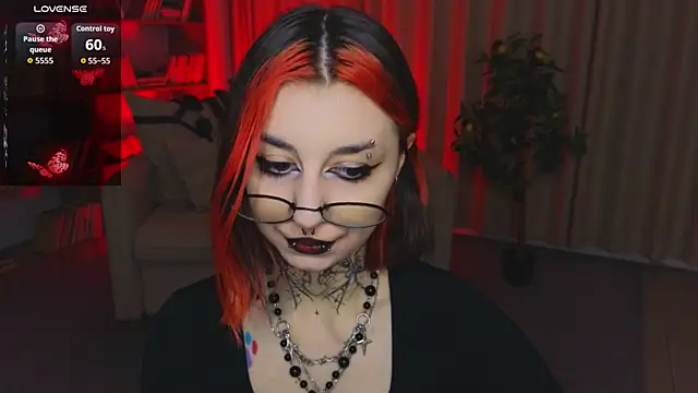 Snapshot of Mistress__Marcelline chatting on June 5, 2:05 am Mistress Marcelline online show from June 5, 2:05 am