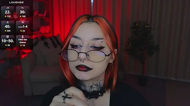 Snapshot of Mistress__Marcelline chatting on June 10, 1:40 am Mistress Marcelline online show from June 10, 1:40 am