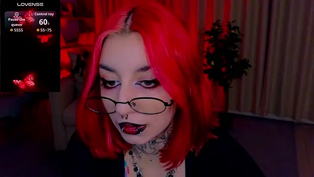 Snapshot of Mistress__Marcelline chatting on July 14, 1:38 am Mistress Marcelline online show from July 14, 1:38 am