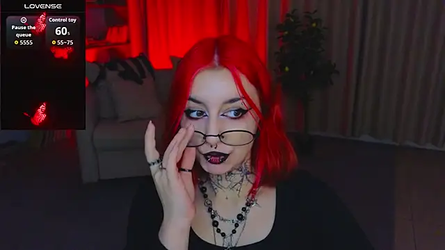Snapshot of Mistress__Marcelline chatting on July 5, 4:19 am Mistress Marcelline online show from July 5, 4:19 am