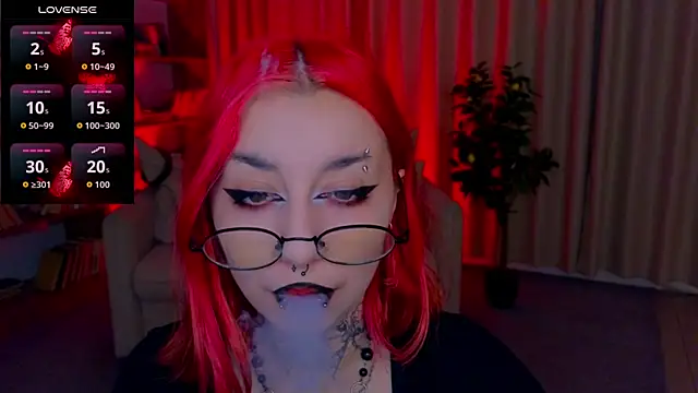 Snapshot of Mistress__Marcelline chatting on July 10, 1:38 am Mistress Marcelline online show from July 10, 1:38 am