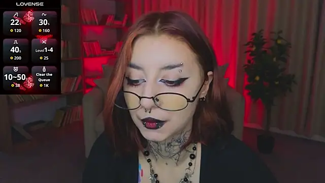 Snapshot of Mistress__Marcelline chatting on June 26, 1:55 am Mistress Marcelline online show from June 26, 1:55 am