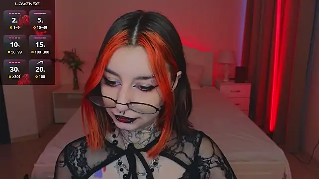 Snapshot of Mistress__Marcelline chatting on June 9, 2:23 am Mistress Marcelline online show from June 9, 2:23 am