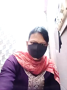 Snapshot of varnika chatting on November 9, 8:40 am varnika online show from November 9, 8:40 am