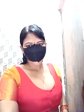 Snapshot of varnika chatting on April 26, 10:45 am varnika online show from April 26, 10:45 am