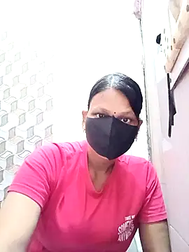 Snapshot of varnika chatting on October 21, 12:26 pm varnika online show from October 21, 12:26 pm