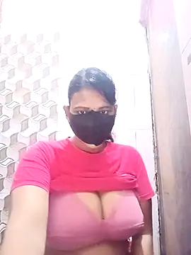 Snapshot of varnika chatting on December 18, 7:57 am varnika online show from December 18, 7:57 am