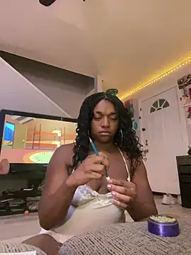 XKimmyGreen online show from May 3, 4:39 am