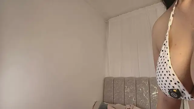 Snapshot of IsabelCortes chatting on July 13, 9:03 pm IsabelCortes online show from July 13, 9:03 pm