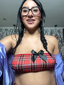 Snapshot of Luna-Smitt chatting on October 16, 11:40 am Luna-Smitt online show from October 16, 11:40 am