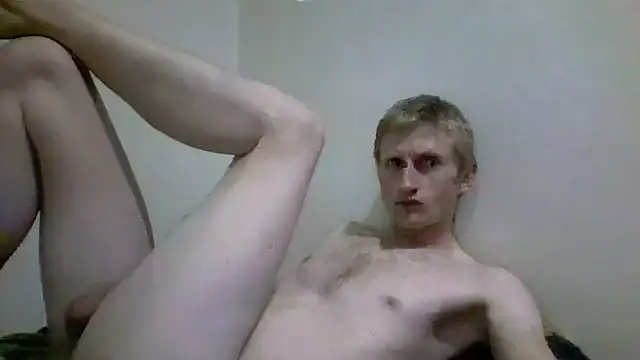 Snapshot of tcute0 chatting on March 2, 8:21 am tcute0 online show from March 2, 8:21 am