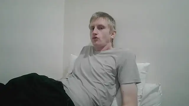 Snapshot of tcute0 chatting on February 18, 9:39 am tcute0 online show from February 18, 9:39 am