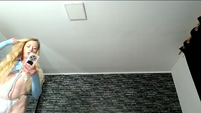 DeeA Blondy online show from October 11, 11:33 am