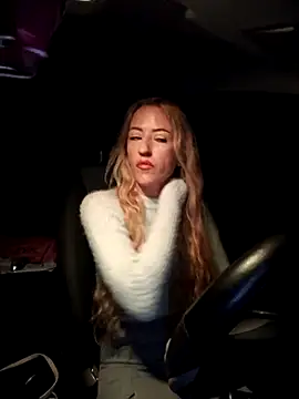 DeeA Blondy online show from October 5, 3:30 am